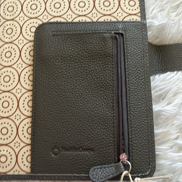 New Franklin Covey Ava leather binder 1 1/4” 9x7 in charcoal $89.95 msrp - Picture 7 of 10